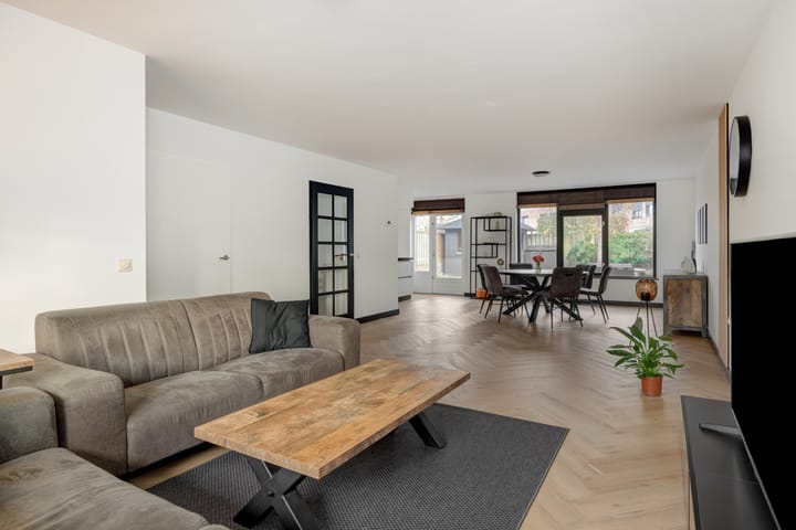 Almstein 19 in Oss foto