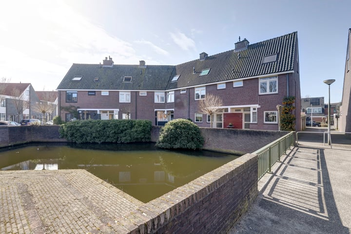 Alpherwetering 43 in Waddinxveen foto