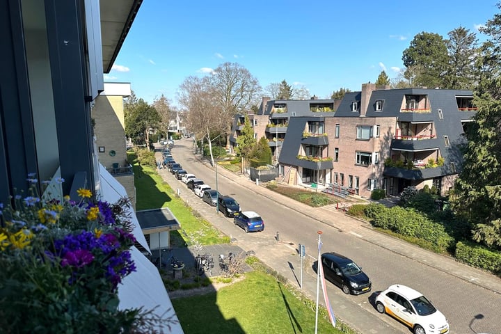 Amalialaan 122 in Baarn foto