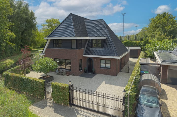 Amaliaplantsoen 18 in Barendrecht foto