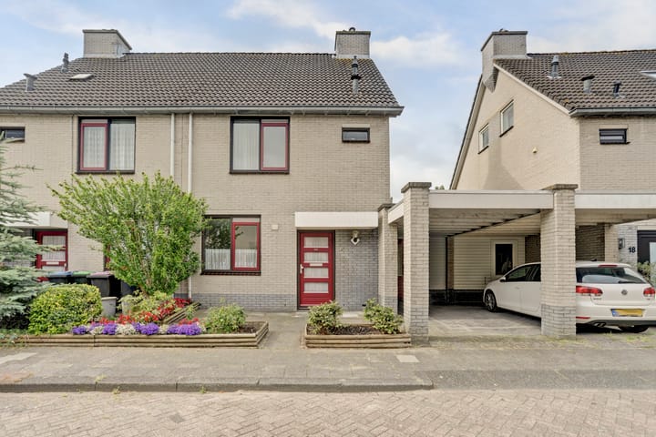 Amazonestraat 16 in Spijkenisse foto
