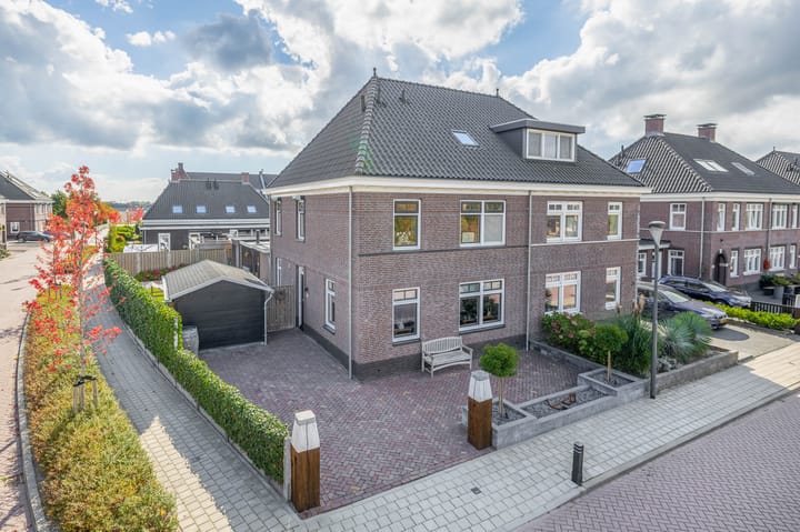 Amberlaan 23 in Dirksland foto