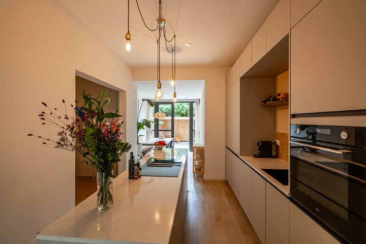 Ambonstraat 16 in Groningen foto