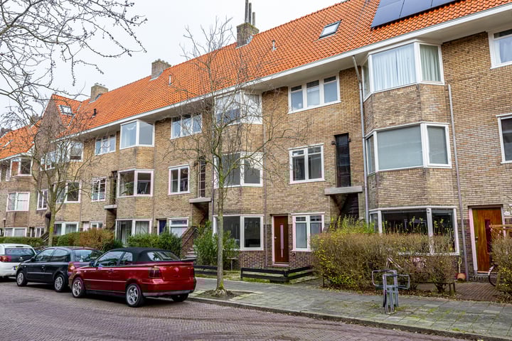 Ambonstraat 17a in Groningen foto