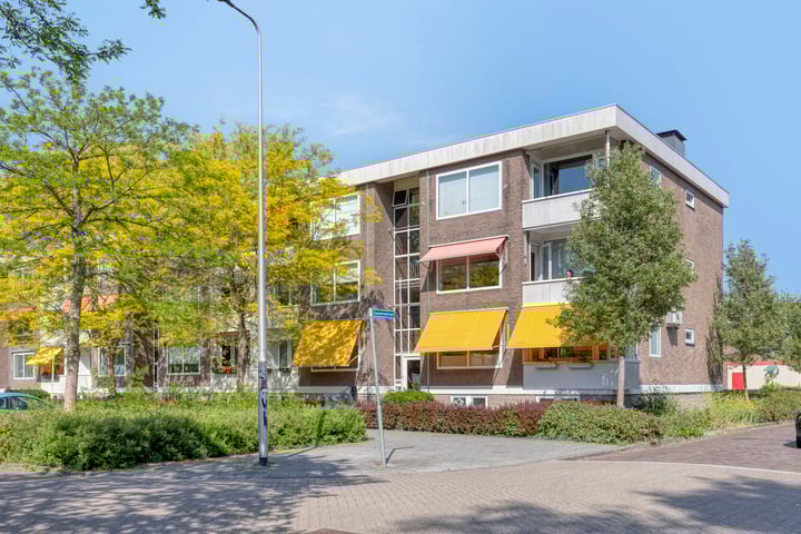 Ambonstraat 22 in Alphen aan den Rijn foto