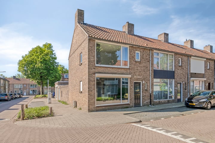 Ambrosiusstraat 2 in Tilburg foto