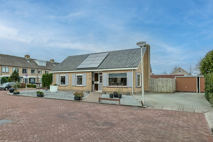 Foto van woning Ambroziolaan 12, Nieuwveen