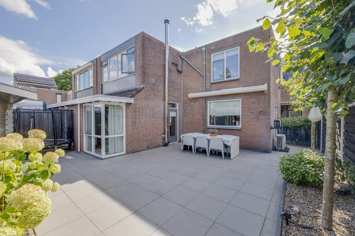 Ambtsrichtersveld 307 in Apeldoorn foto