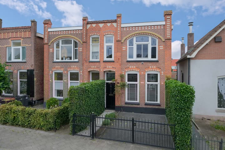 Foto van woning Ambtstraat 127, Almelo