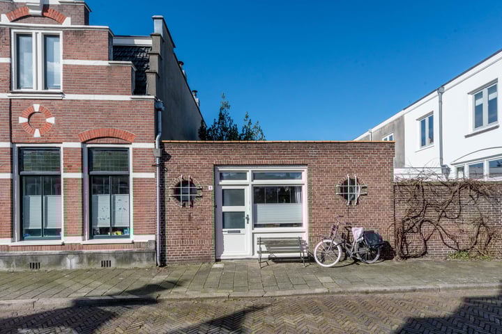 Ampzingstraat 8 in Haarlem foto