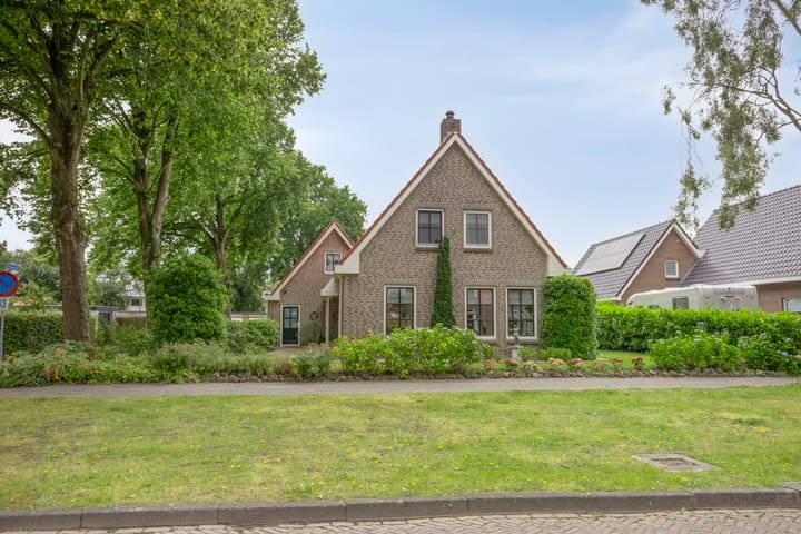 Anjelierstraat 2E in Heerenveen foto