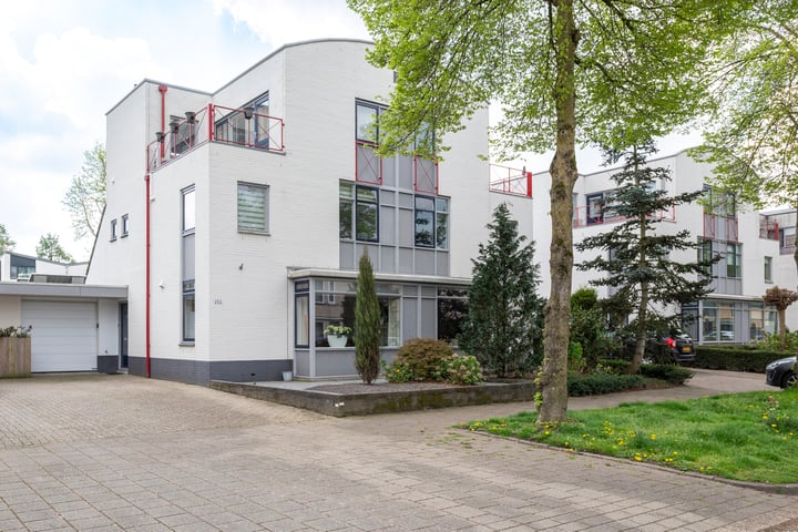 Anna Bijnsring 252 in Apeldoorn foto