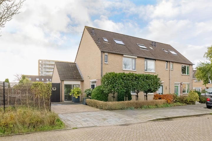 Anna de Renessestraat 6 in Heemskerk foto