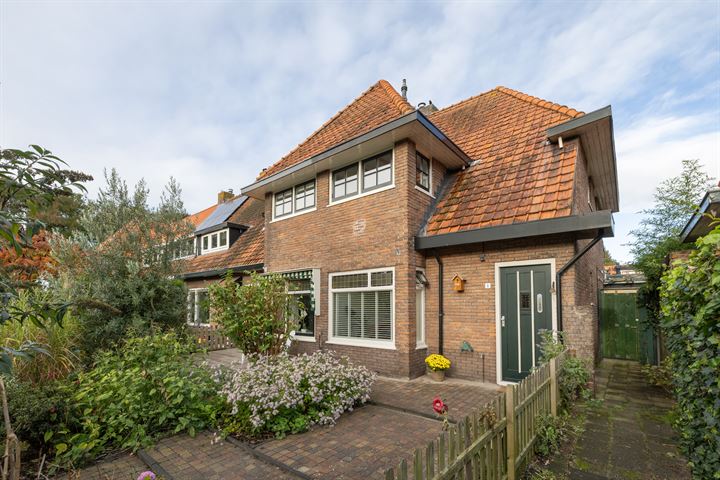 Anna Meursstraat 1 in Naarden foto