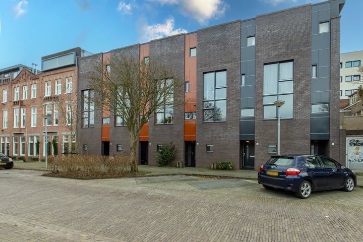 Anna Paulownastraat 1a in Groningen foto