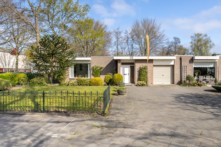 Anna van Burenlaan 32 in Alphen aan den Rijn foto