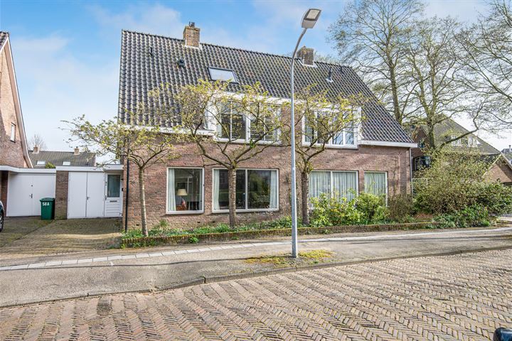 Anna van Burenlaan 58 in Haarlem foto