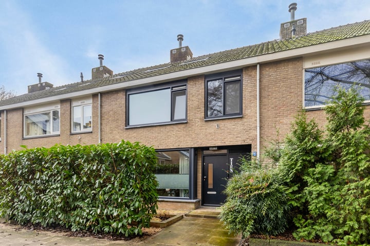Anna van Burenstraat 10 in Vlaardingen foto