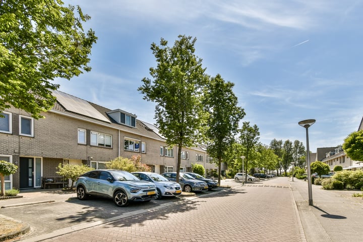 Anne de Vrieslaan 23 in Amstelveen foto