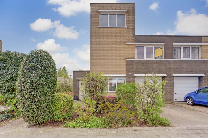 Anne Frankstraat 113 in Spijkenisse foto