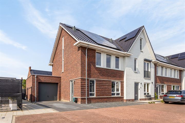 Annie M.G. Schmidthof 3 in Zaltbommel foto