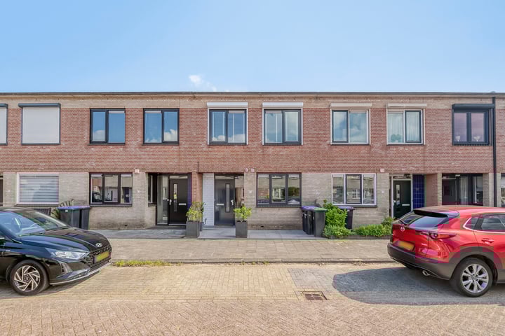 Foto van woning Annie van Hattemstraat 20, Spijkenisse