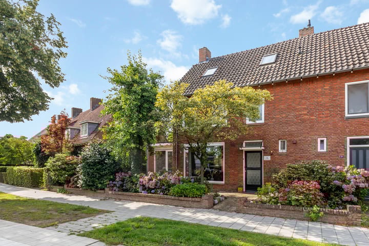 Antillenstraat 5 in Hengelo foto