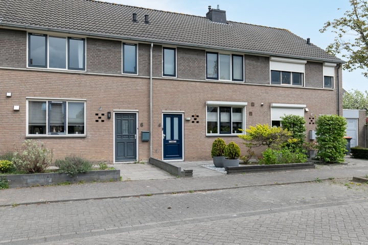 Foto van woning Anton van Duinkerkenstraat 4, Raamsdonksveer