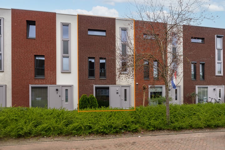 Anton van Duinkerkenstraat 5 in Waalwijk foto