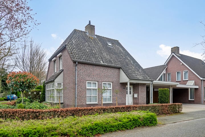 Antoon van der Heijdenstraat 1 in Hapert