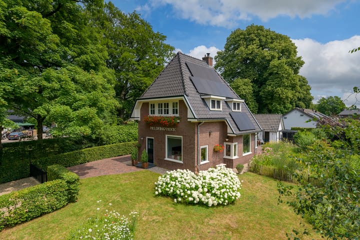 Apeldoornseweg 14 in Hoenderloo foto