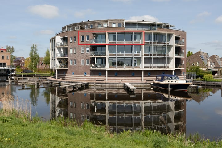 Apollovlinder 66 in Sneek foto