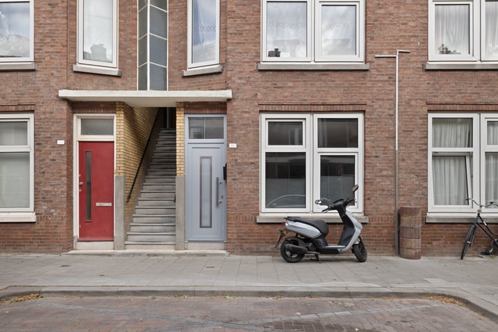 Archimedesstraat 12A in Schiedam foto
