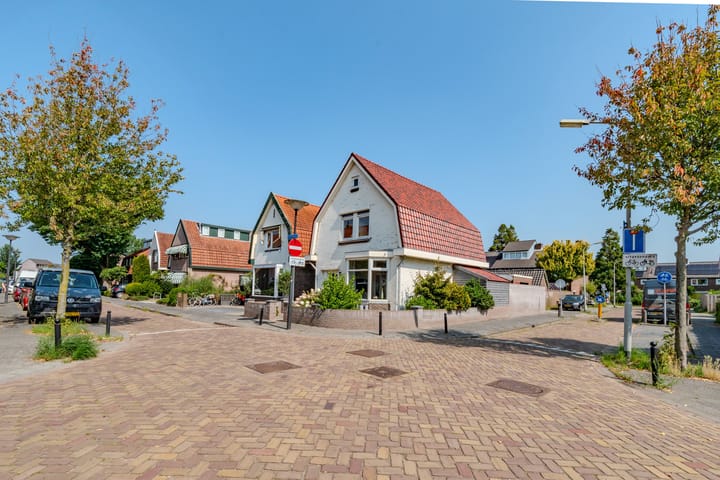 Arendsweg 177 in Beverwijk foto