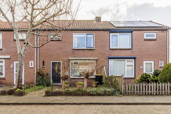 Arent van der Graeffstraat 16 in Zuid-Beijerland foto