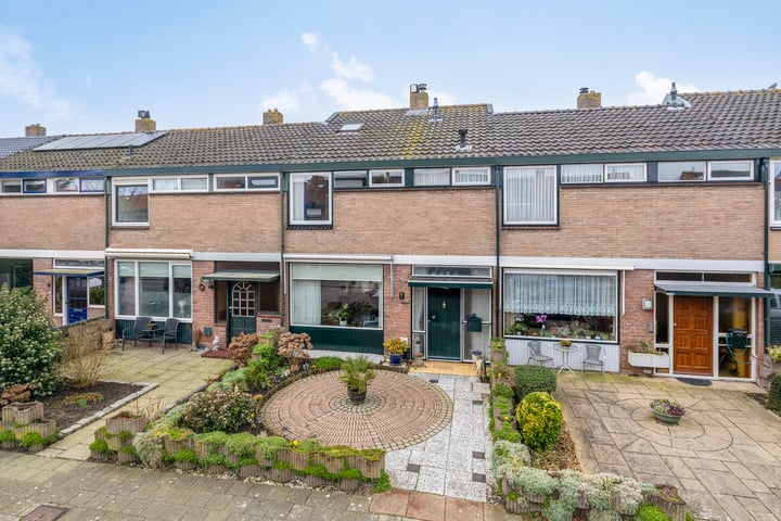 Arent van der Graeffstraat 7 in Zuid-Beijerland foto