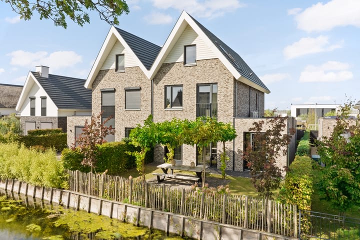 Arie Kempkesweg 42 in Waddinxveen foto