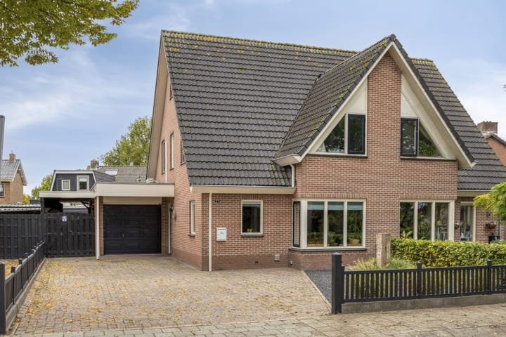 Arndt van Buerenstraat 2a in Kesteren foto