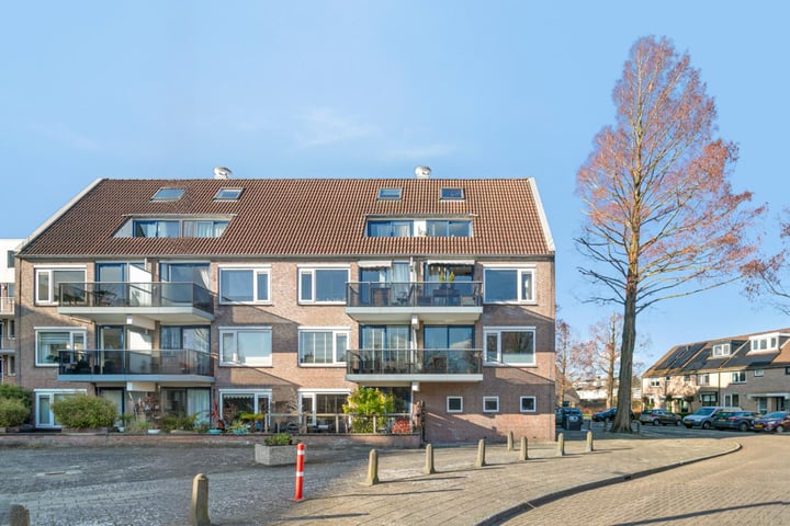 Arthur van Schendelplein 32 in Hillegom foto