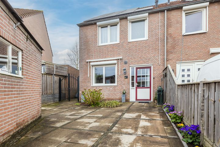 Asselijnhof 8 in Oosterhout foto