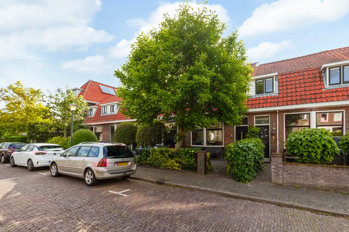 Asterstraat 27 in Vlaardingen foto