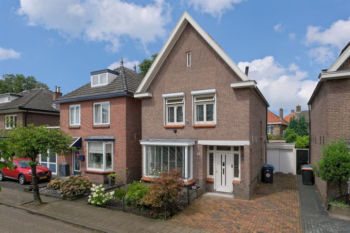 Asterstraat 3 in Almelo foto