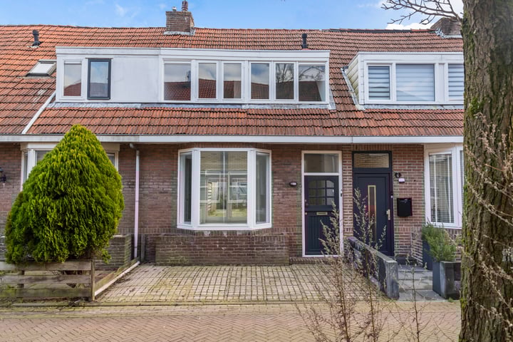 Asterstraat 8 in Leeuwarden foto