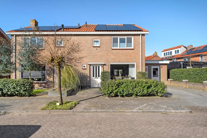 Asterweg 2 in Zwolle foto