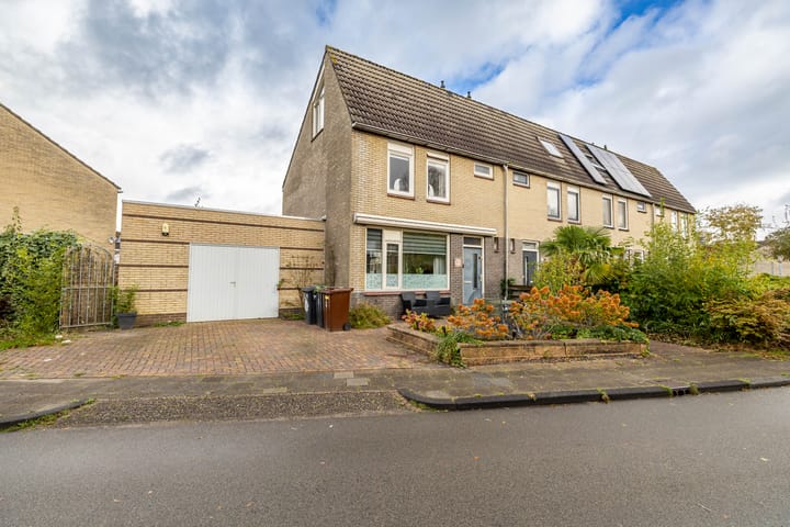 Astronautenlaan 51 in Hoogezand foto