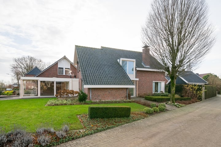 Aswinstraat 1 in Azewijn foto
