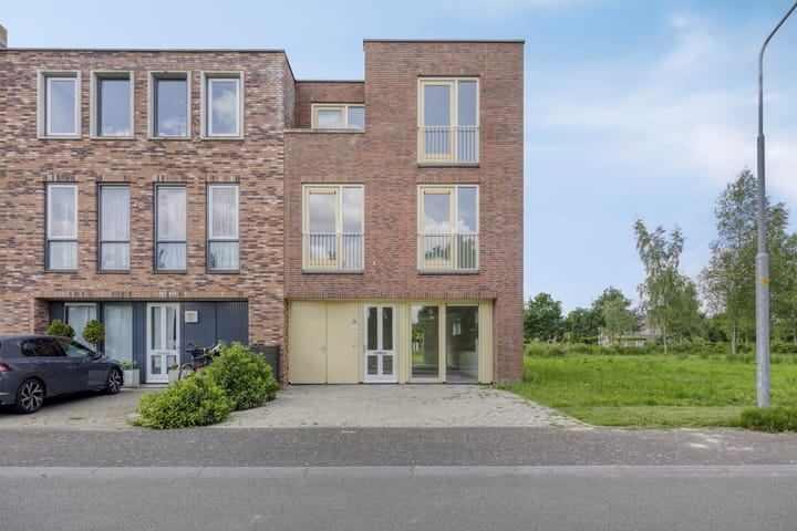 Athenelaan 193 in Nieuw-Vennep