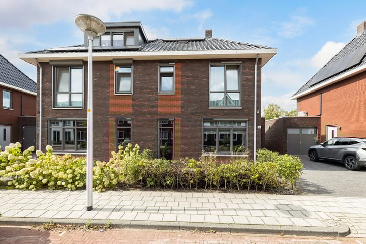 Athenestraat 10 in Hengelo foto