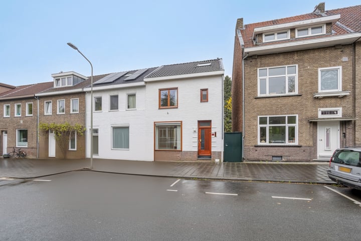 Athoslaan 49 in Maastricht foto