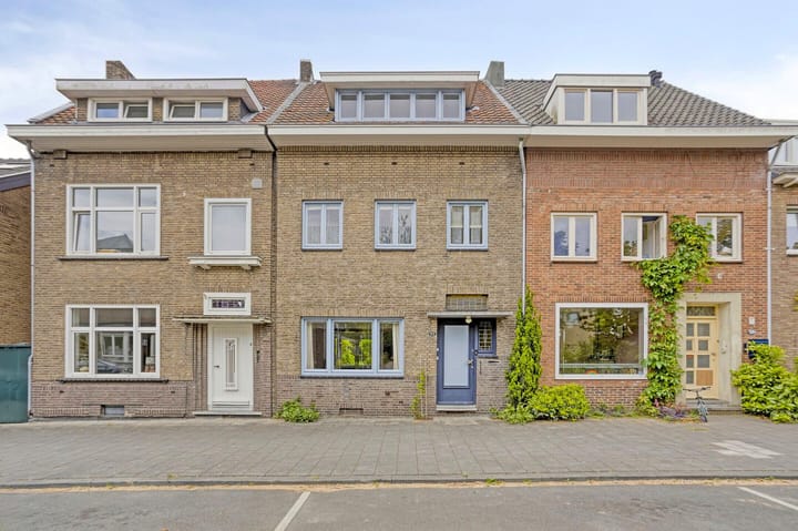 Athoslaan 53 in Maastricht foto